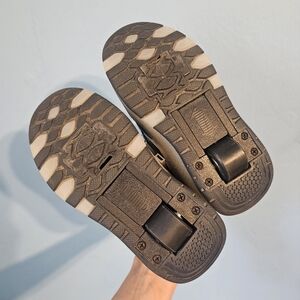 Kids Light Up "Heelys" 2 Wheel Skate Shoes with Accessories